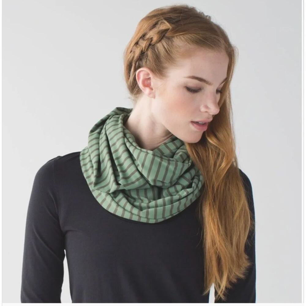 Lululemon Vinyasa Rulu Scarf Deenie Stripe Desert Olive Green